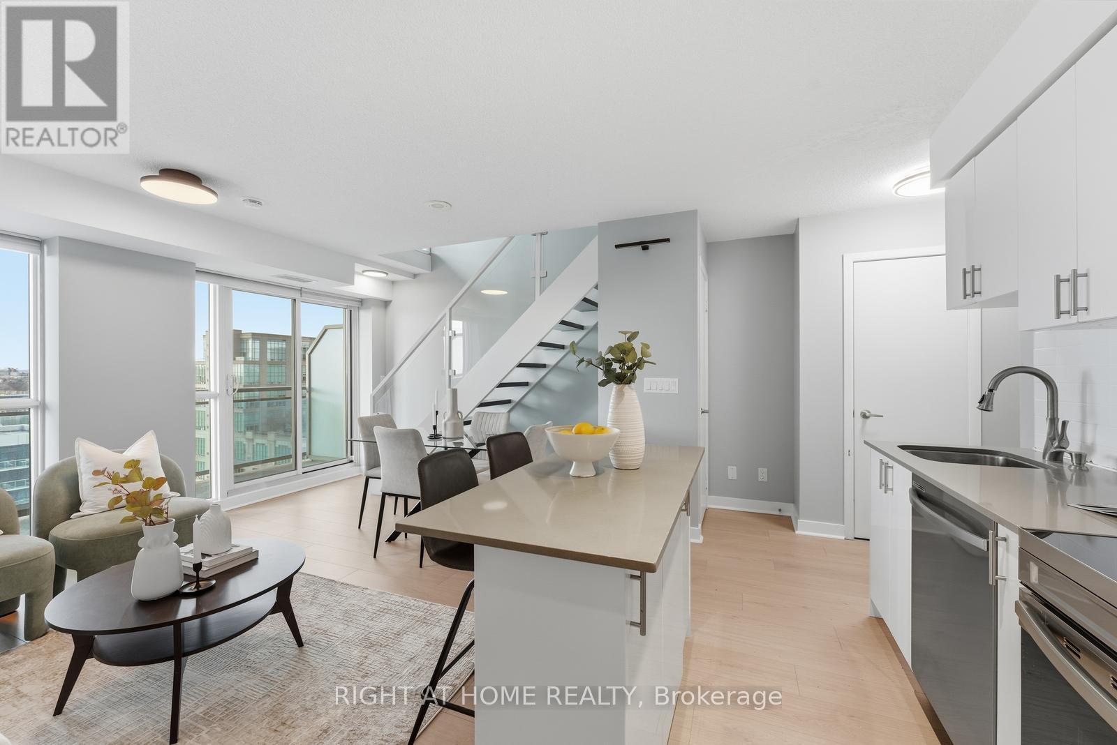 1309 - 155 Legion Road N, Toronto, Ontario  M8Y 0A7 - Photo 10 - W12817160