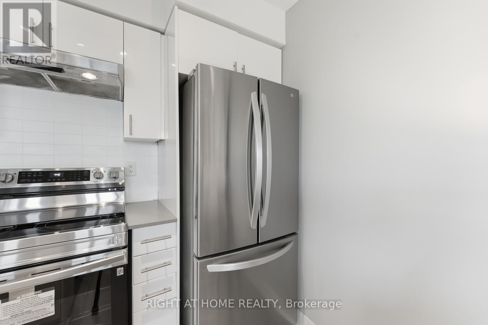 1309 - 155 Legion Road N, Toronto, Ontario  M8Y 0A7 - Photo 13 - W12817160