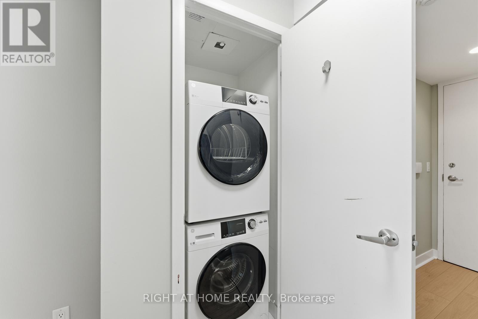 1309 - 155 Legion Road N, Toronto, Ontario  M8Y 0A7 - Photo 23 - W12817160