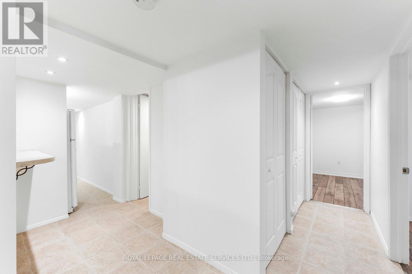 518 Third Line, Oakville, Ontario  L6L 4A7 - Photo 30 - W12817184