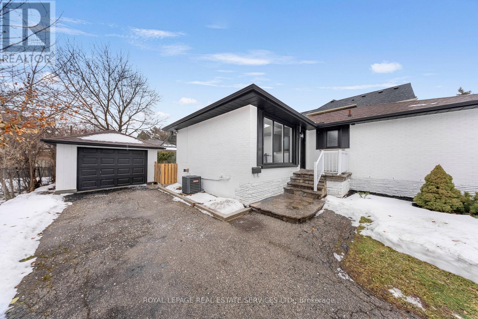 518 Third Line, Oakville, Ontario  L6L 4A7 - Photo 43 - W12817184