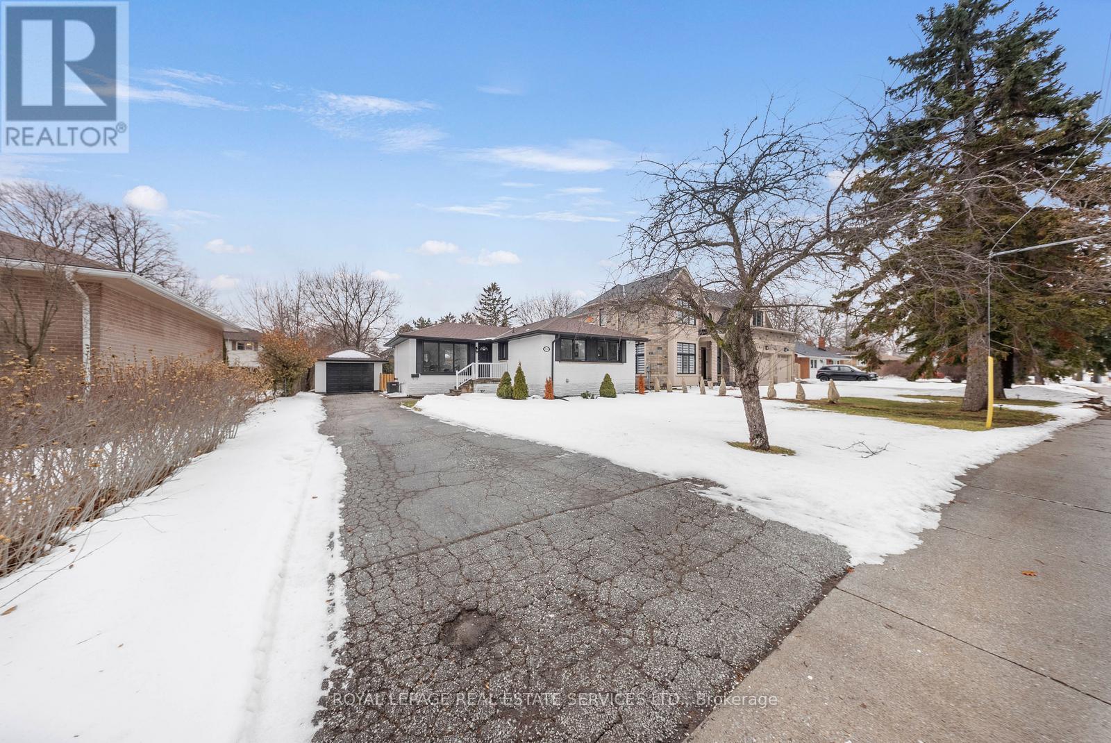 518 Third Line, Oakville, Ontario  L6L 4A7 - Photo 46 - W12817184
