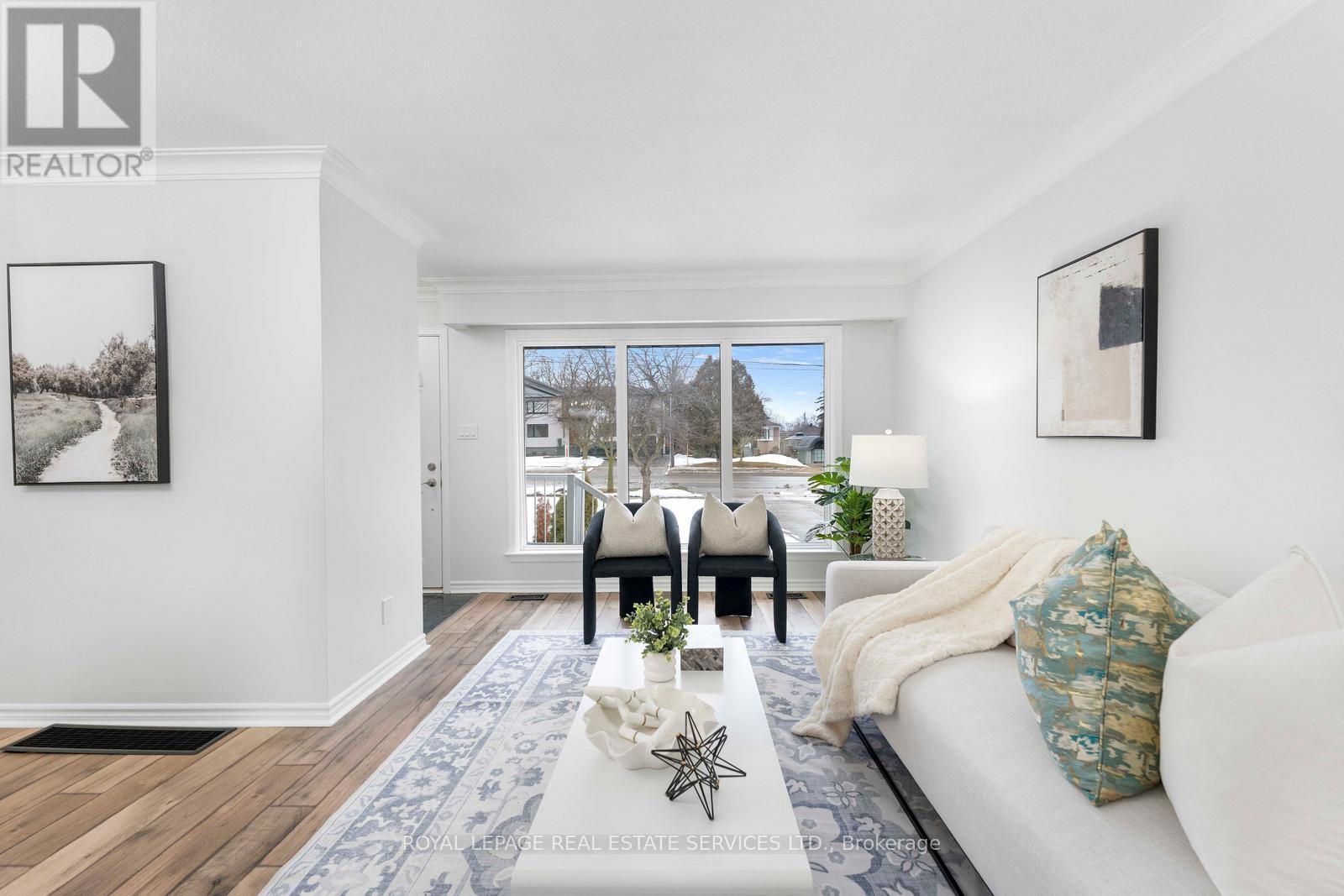 518 Third Line, Oakville, Ontario  L6L 4A7 - Photo 6 - W12817184