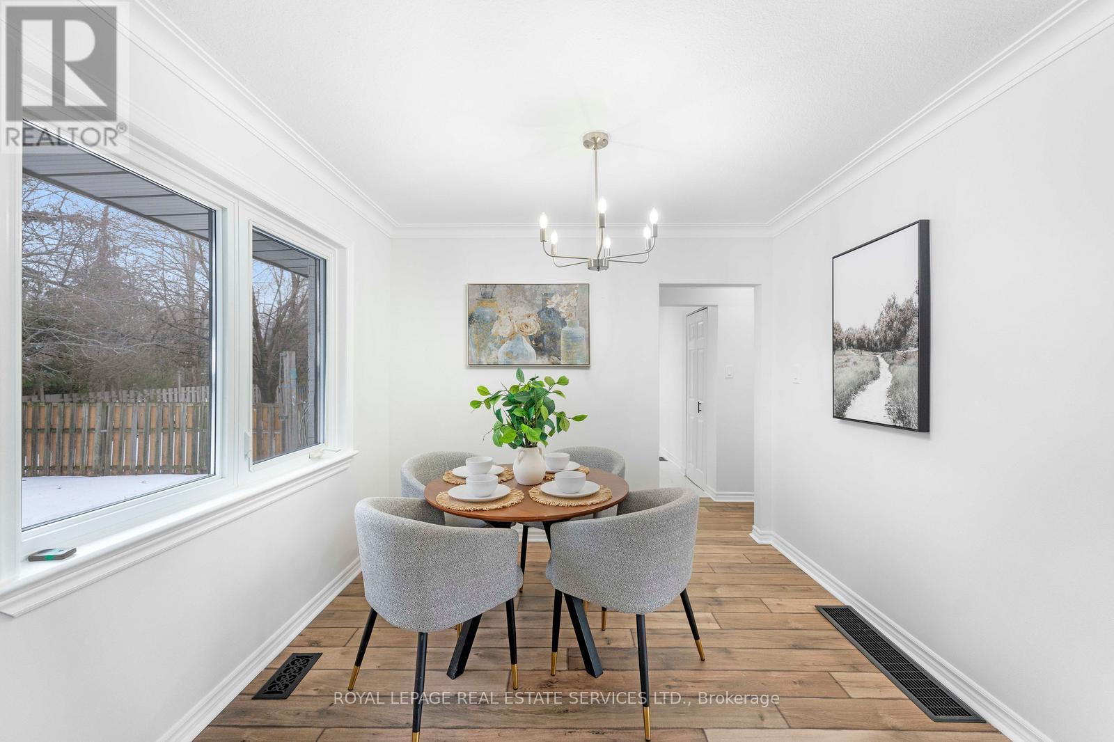 518 Third Line, Oakville, Ontario  L6L 4A7 - Photo 9 - W12817184