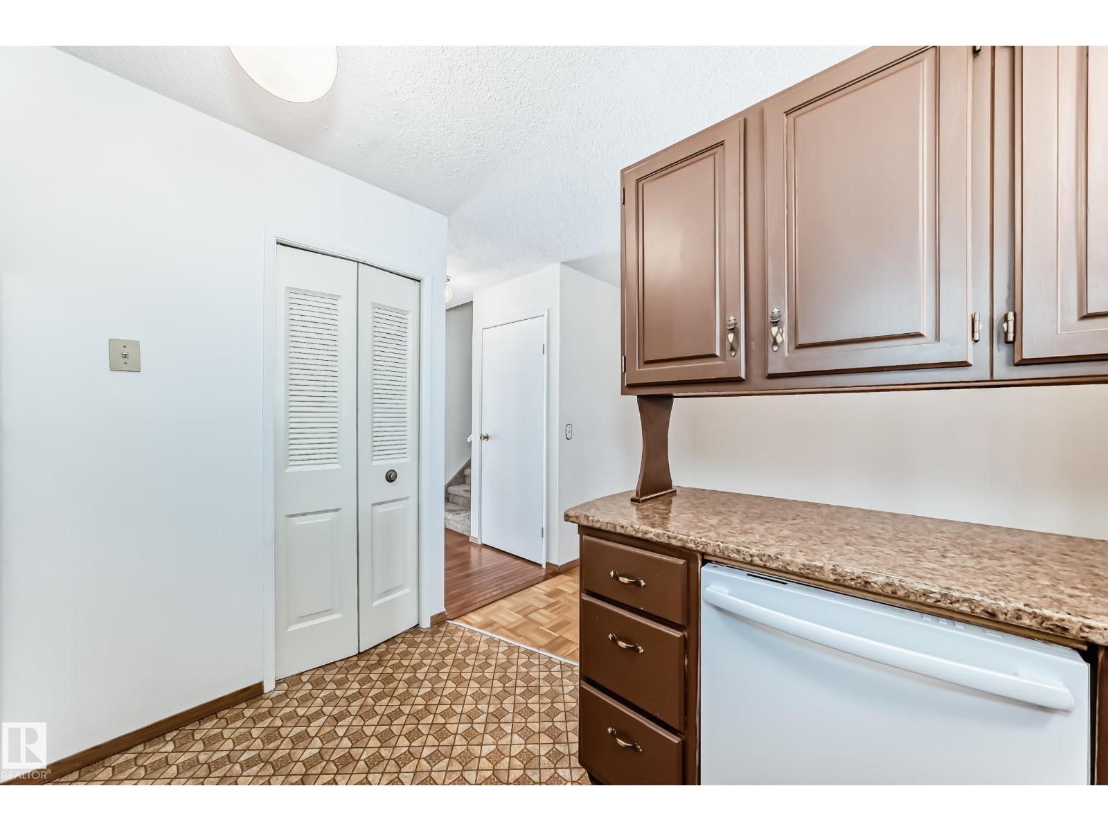 11922 138 Av Nw, Edmonton, Alberta  T5X 4N2 - Photo 7 - E4474718