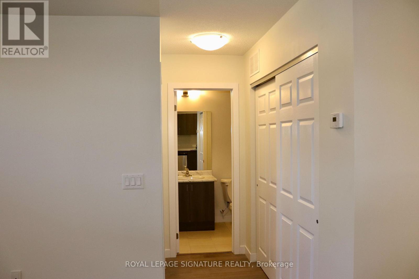 16 - 6 Bicknell Avenue, Toronto, Ontario  M6M 0B4 - Photo 10 - W12817018