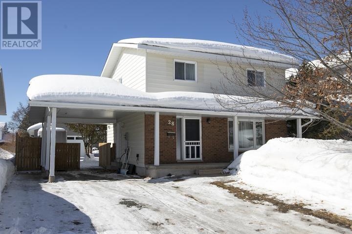 28 Parker Ave, Sault Ste. Marie, Ontario  P6B 6A1 - Photo 2 - SM260353