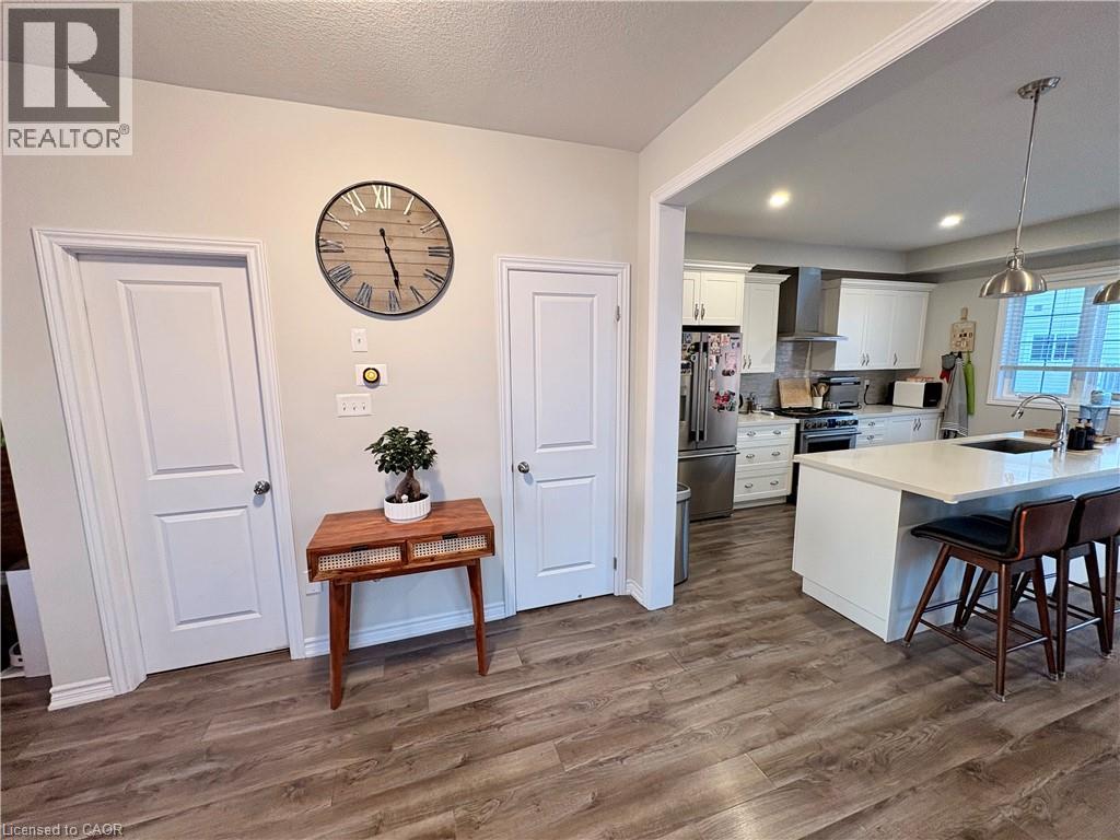 120 Cole Street, Waterdown, Ontario  L8B 0A1 - Photo 14 - 40805119