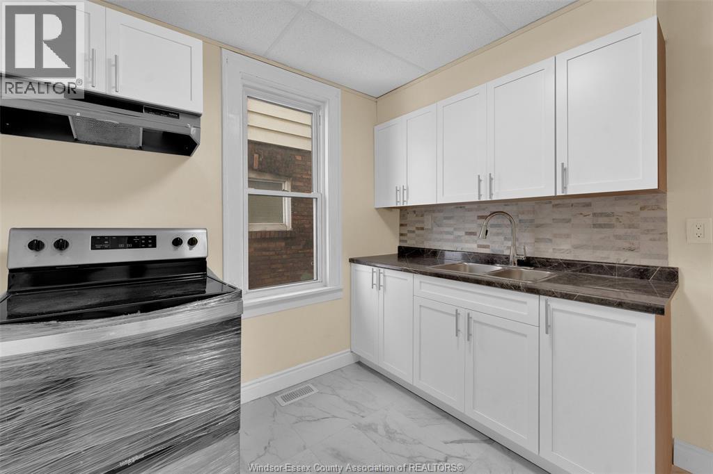 1127 Wellington Avenue, Windsor, Ontario  N9A 5K2 - Photo 8 - 26001900