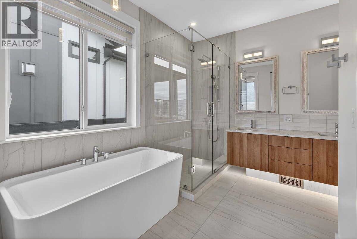 2140 Montenegro Drive Kelowna Photo 12