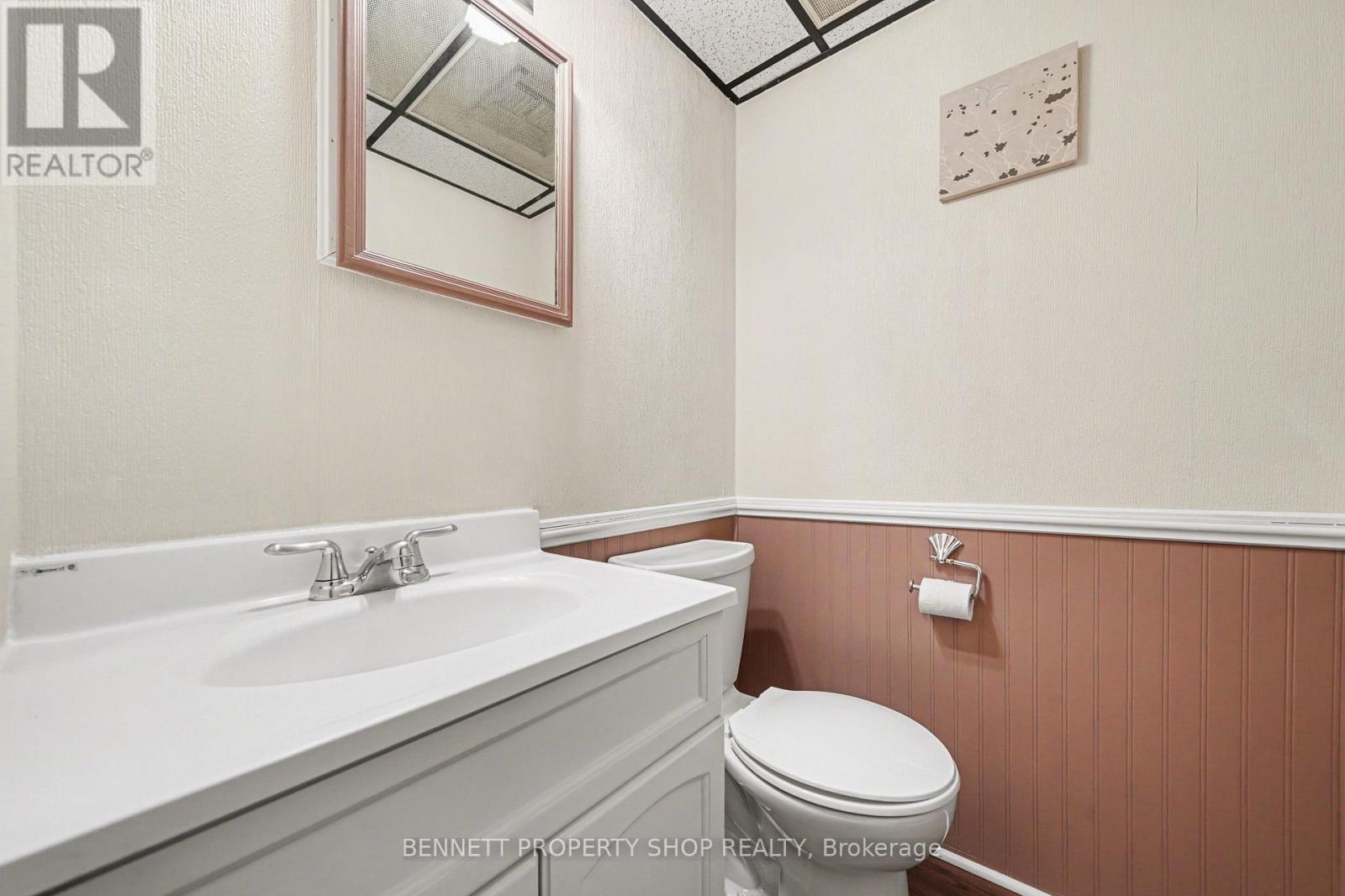 44 Tybalt Crescent, Ottawa, Ontario  K2H 8J5 - Photo 9 - X12817204