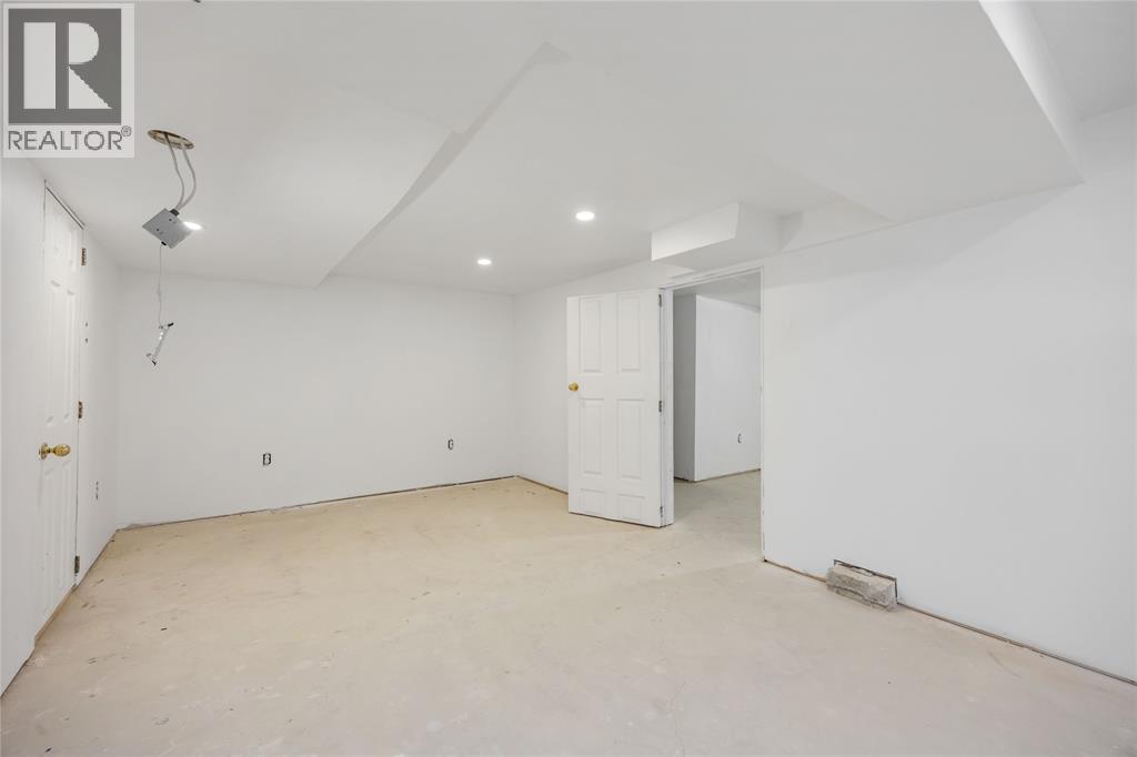 260 Mitton Street South, Sarnia, Ontario  N7T 3E1 - Photo 33 - 26003617