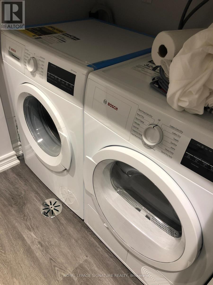 56 Bloomfield Avenue, Toronto, Ontario  M4L 2G3 - Photo 10 - E12817236