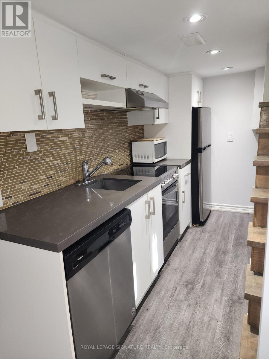 56 Bloomfield Avenue, Toronto, Ontario  M4L 2G3 - Photo 9 - E12817236