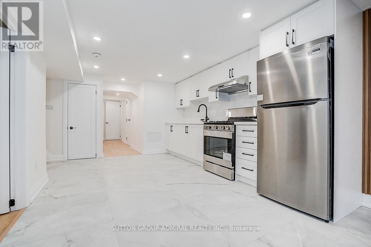 176 Cherrywood Drive, Newmarket, Ontario  L3Y 2X8 - Photo 6 - N12817200