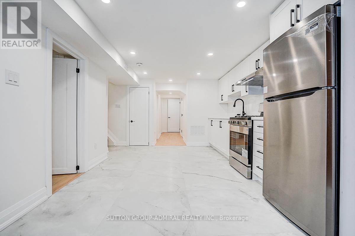 176 Cherrywood Drive, Newmarket, Ontario  L3Y 2X8 - Photo 7 - N12817200