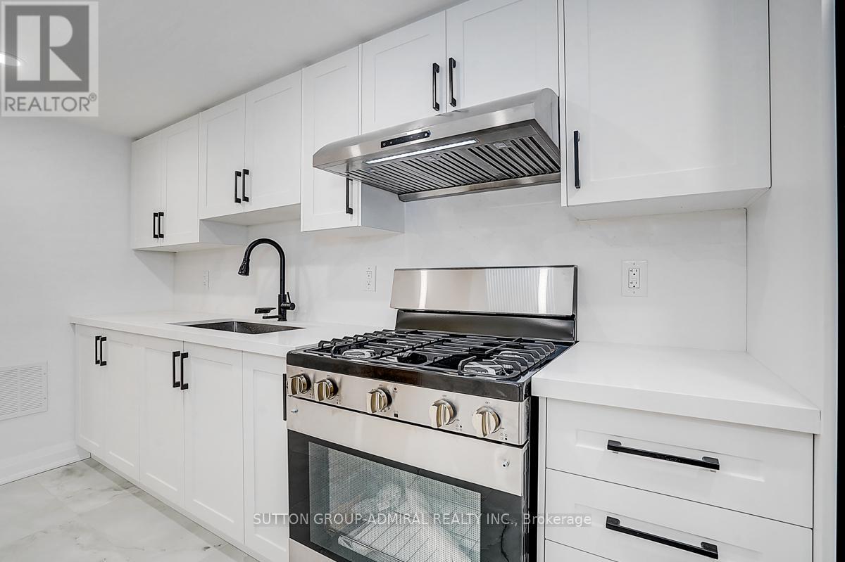 176 Cherrywood Drive, Newmarket, Ontario  L3Y 2X8 - Photo 8 - N12817200