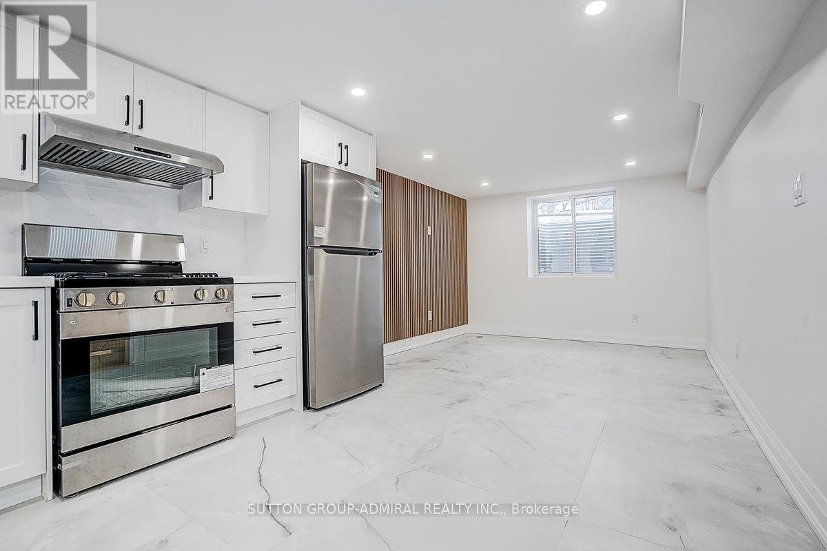 176 Cherrywood Drive, Newmarket, Ontario  L3Y 2X8 - Photo 9 - N12817200