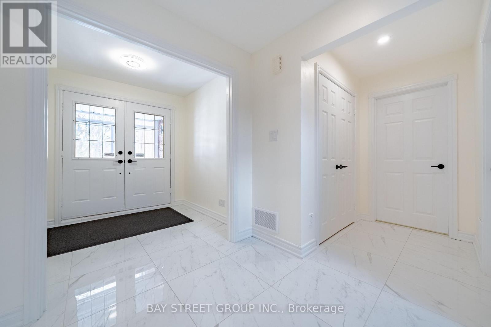 44 Hollingham Road, Markham, Ontario  L3R 7X4 - Photo 4 - N12817210