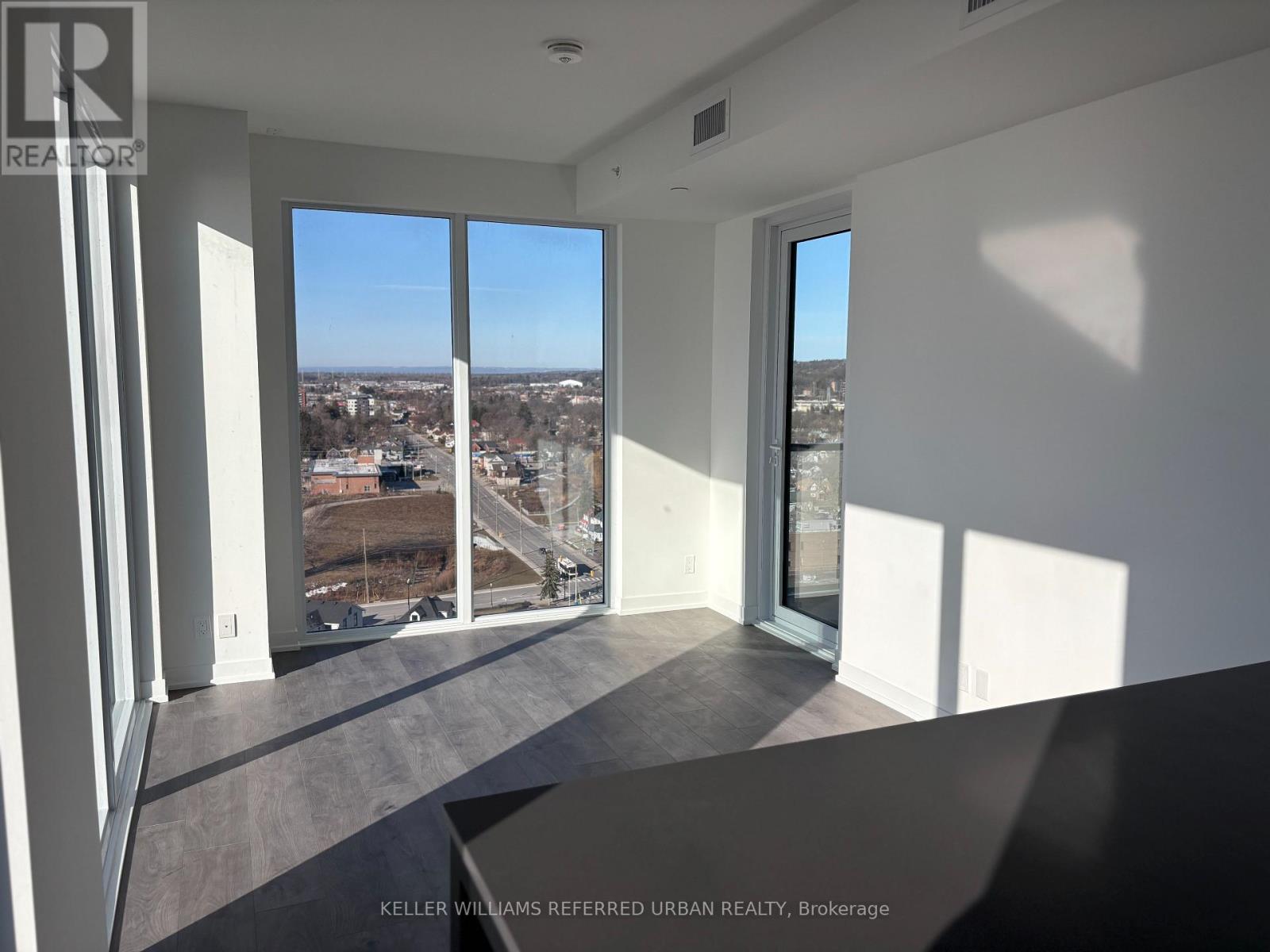 1611 - 39 Mary Street, Barrie, Ontario  L4N 1S9 - Photo 18 - S12817218