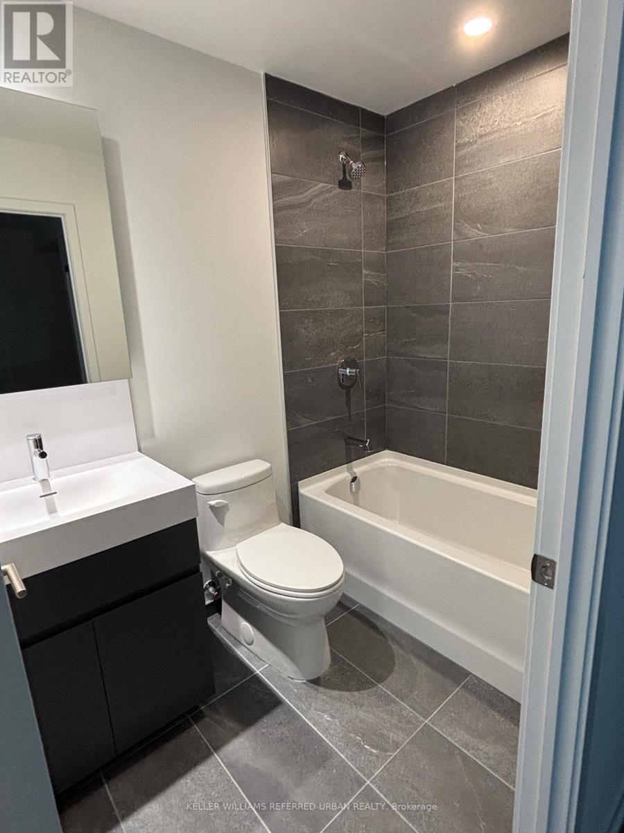 1611 - 39 Mary Street, Barrie, Ontario  L4N 1S9 - Photo 5 - S12817218