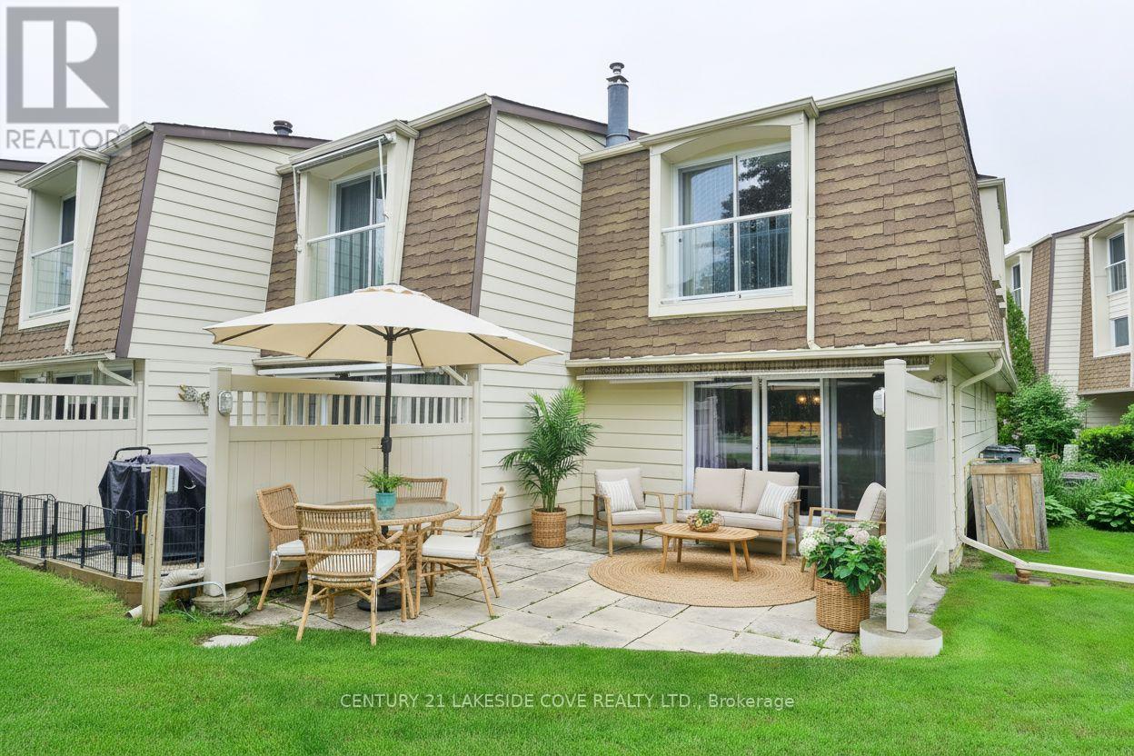 UNIT 5 - 4 PARADISE BOULEVARD, Ramara, Ontario