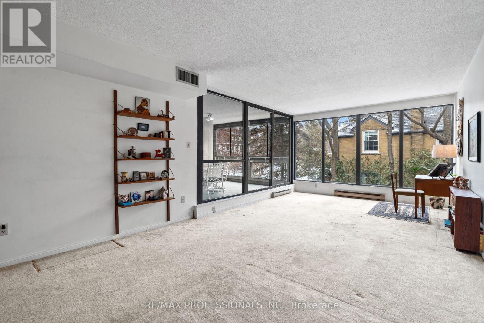 404 - 2545 Bloor Street W, Toronto, Ontario M6S 1S1 - Photo 21 - W12817222