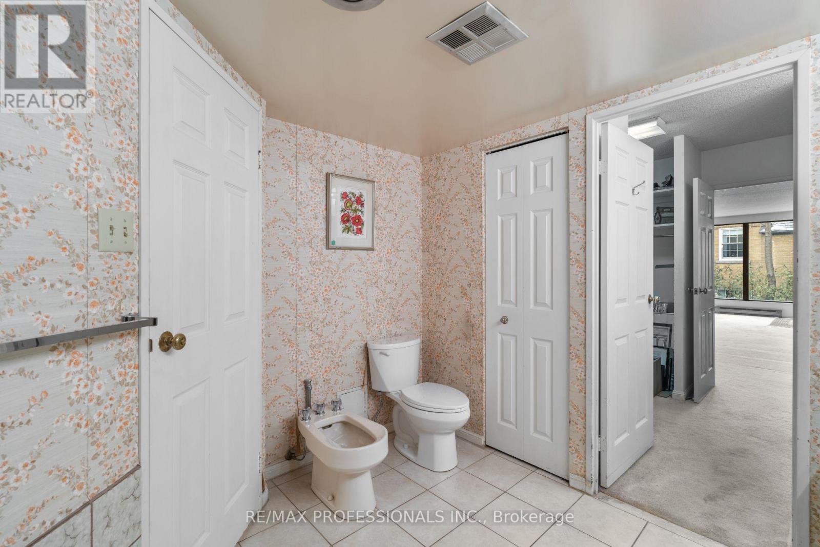 404 - 2545 Bloor Street W, Toronto, Ontario M6S 1S1 - Photo 26 - W12817222