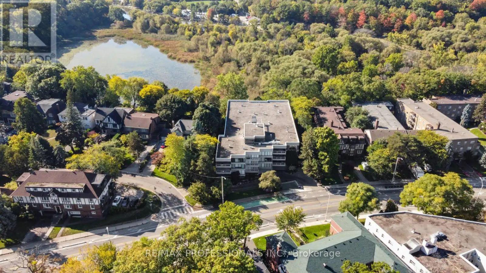 404 - 2545 Bloor Street W, Toronto, Ontario M6S 1S1 - Photo 31 - W12817222