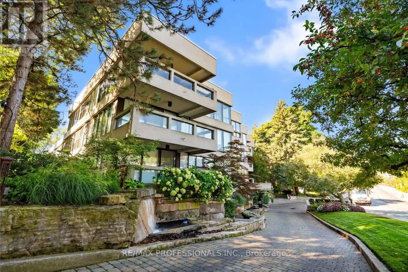 404 - 2545 Bloor Street W, Toronto, Ontario M6S 1S1 - Photo 6 - W12817222