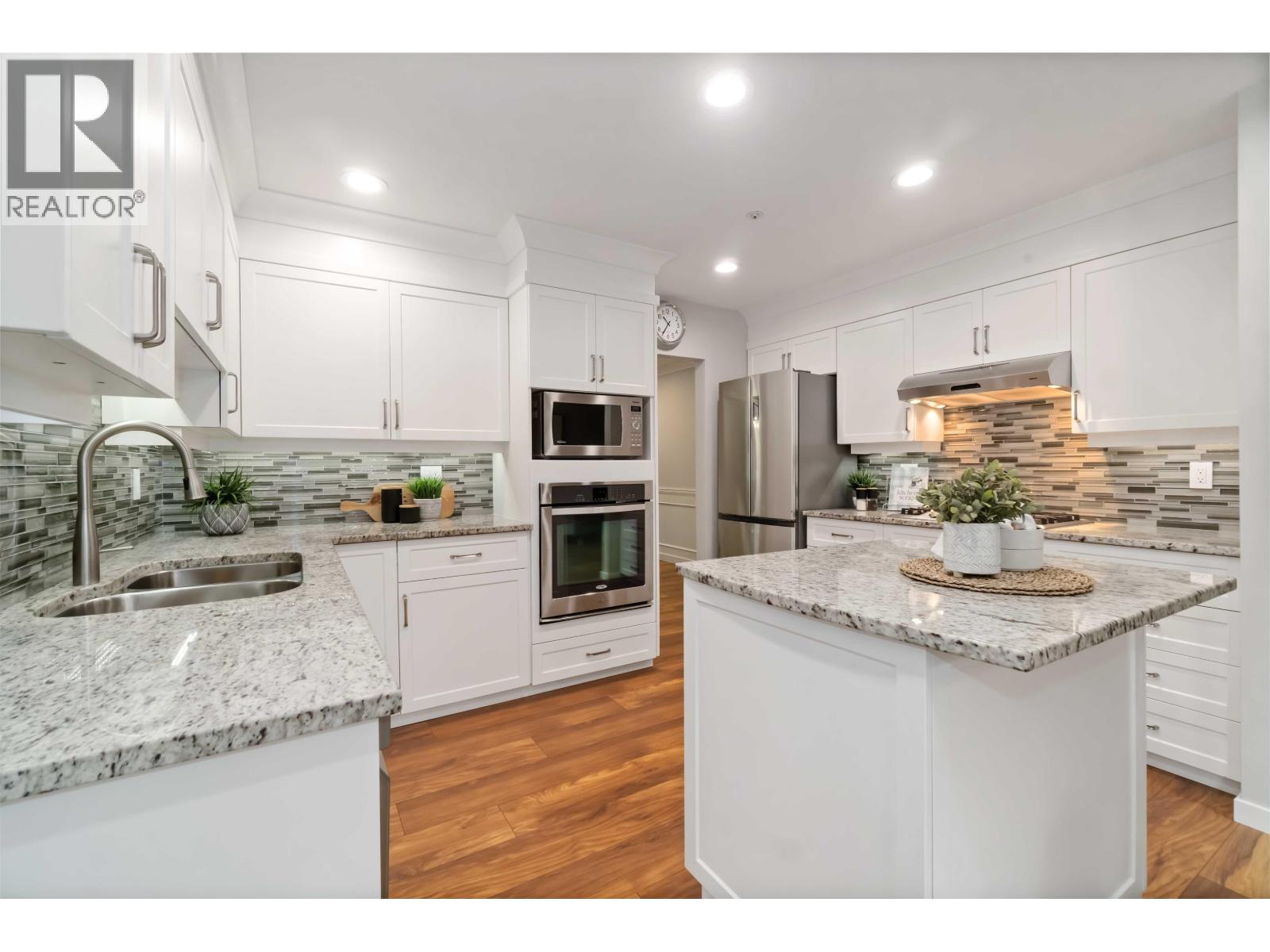 401 1281 Parkgate Avenue, North Vancouver, British Columbia  V7H 3A3 - Photo 12 - R3093093