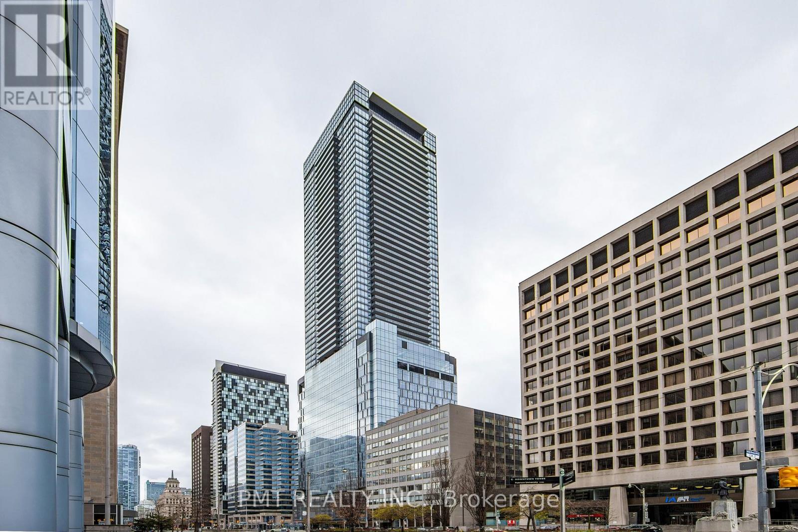 5102 - 488 UNIVERSITY AVENUE, Toronto, Ontario