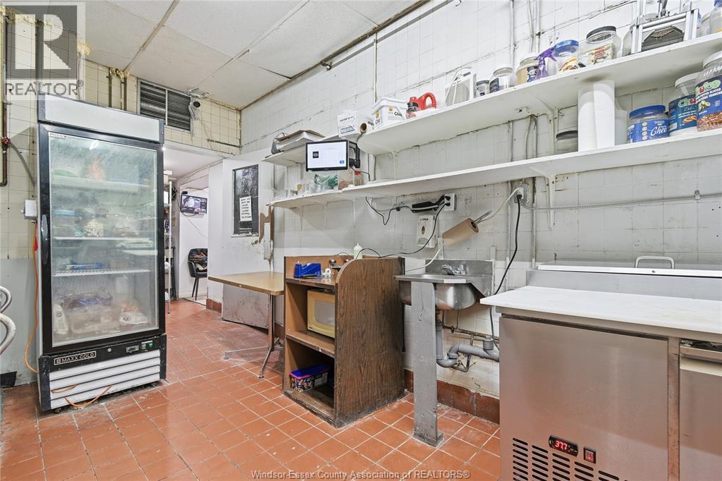 1457 University Avenue, Windsor, Ontario N9B 1B8 - Photo 8 - 26003902