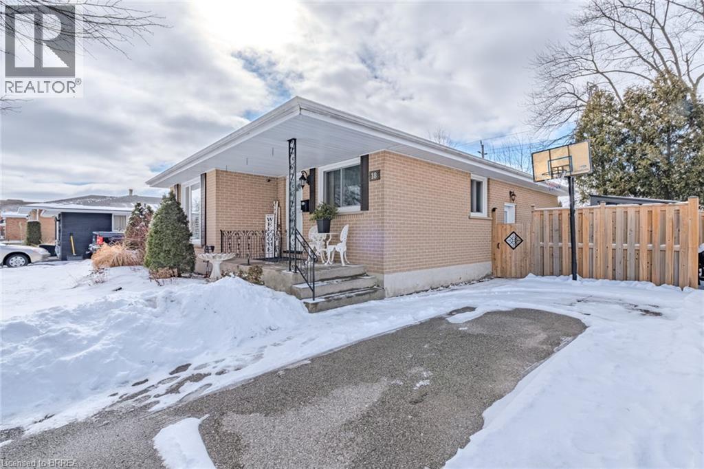 18 Linden Avenue, Brantford, Ontario  N3S 7E2 - Photo 3 - 40807407