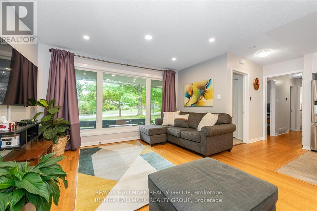 9 Newbury Avenue, Ottawa, Ontario  K2E 6K7 - Photo 6 - X12817296