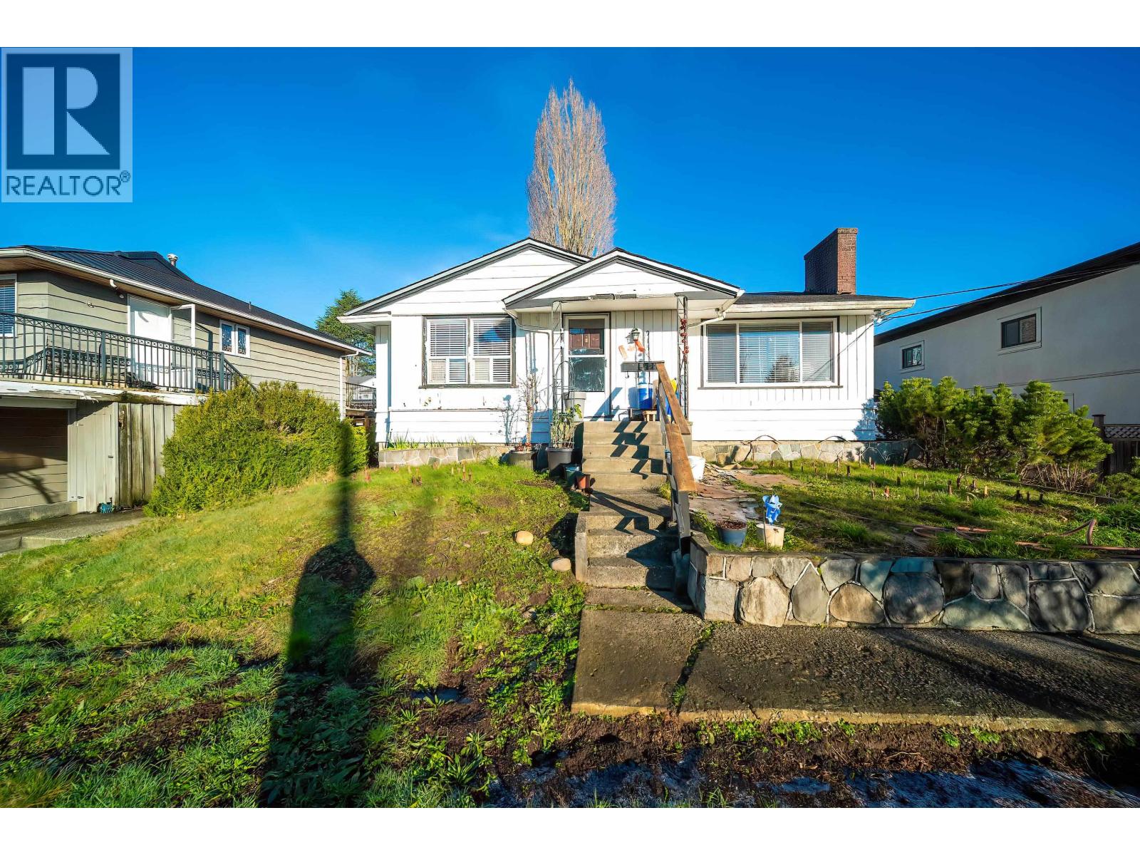 915 WALLS AVENUE, Coquitlam, British Columbia