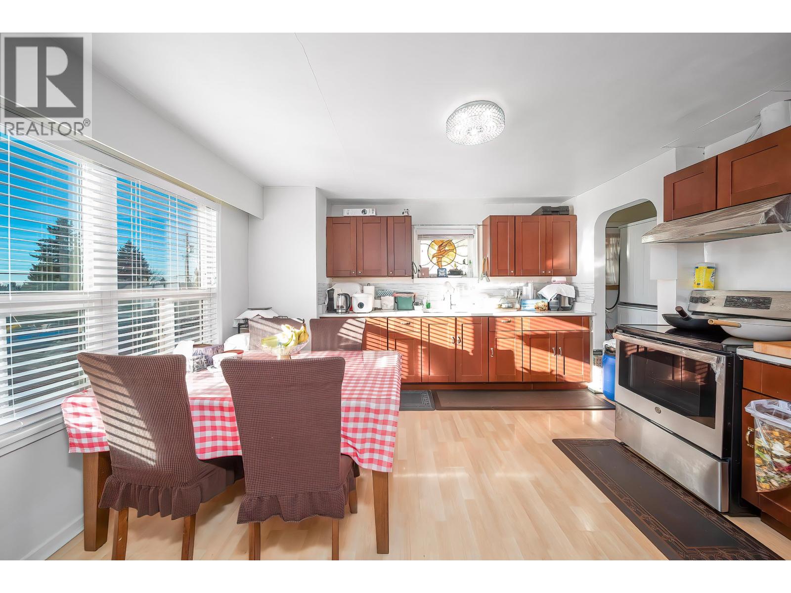 915 Walls Avenue, Coquitlam, British Columbia  V3K 2T2 - Photo 4 - R3093309