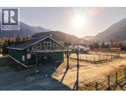 7395 CLOVER ROAD, Pemberton, British Columbia