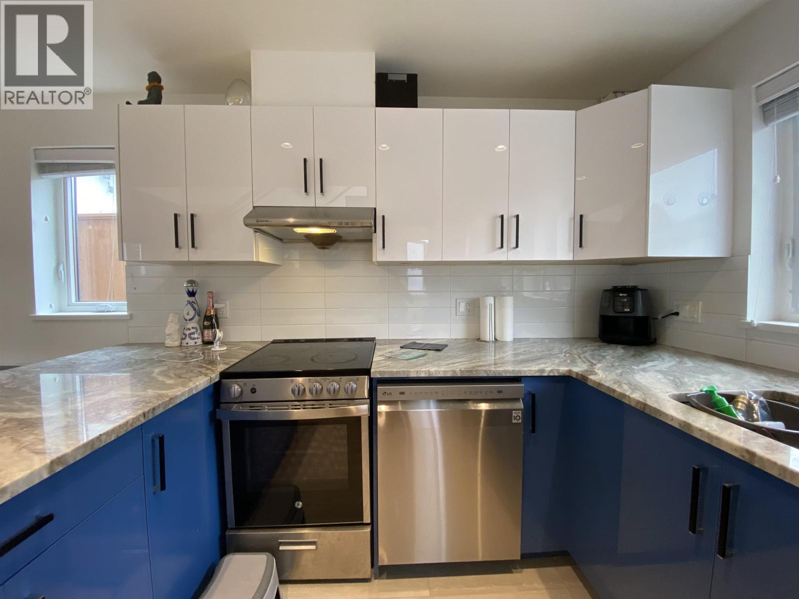 Laneway 5167 Inverness Street, Vancouver, British Columbia  V5M 3N9 - Photo 2 - R3093304