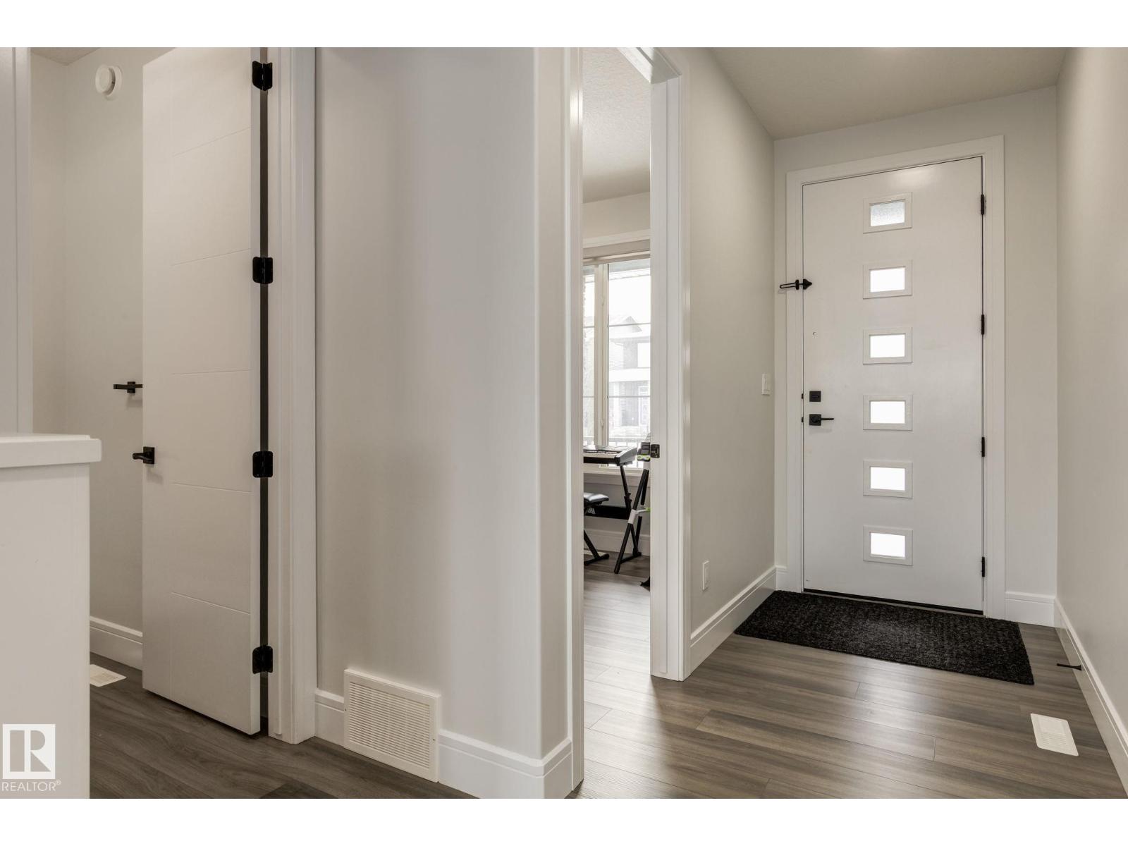 6456 King Wd Sw, Edmonton, Alberta  T6W 4R6 - Photo 2 - E4474722