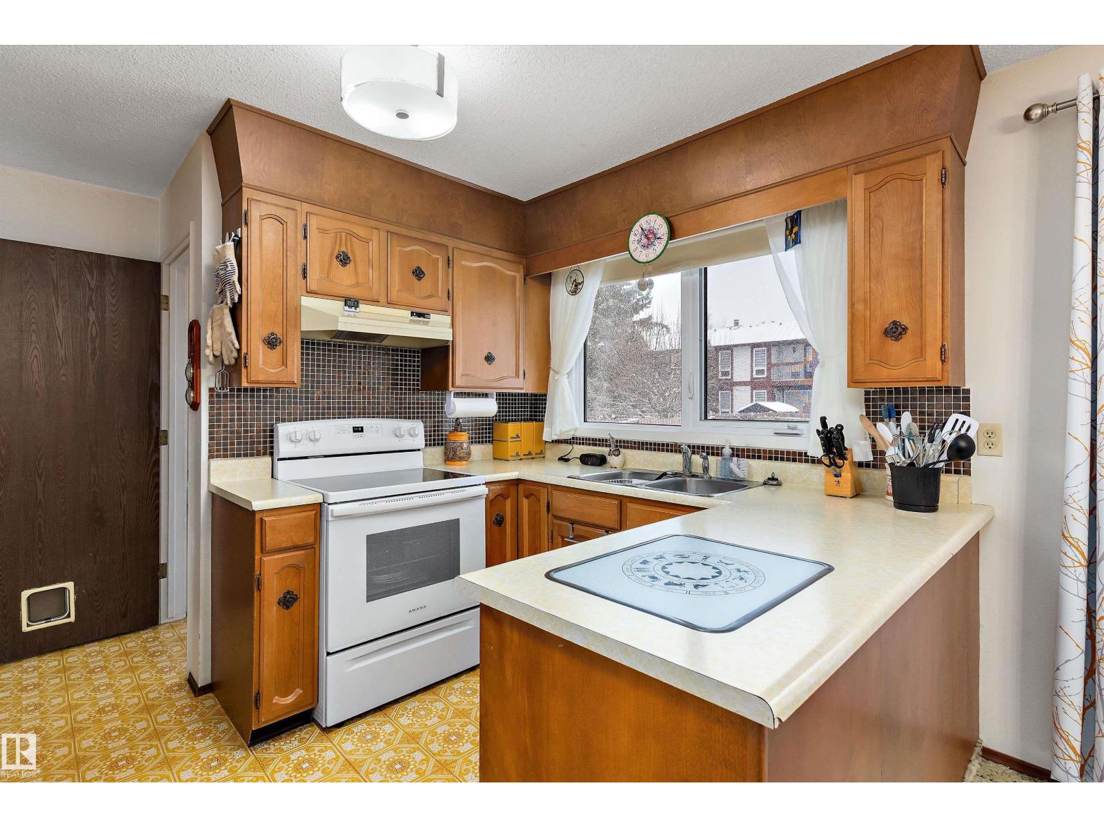 16016 102 St Nw, Edmonton, Alberta  T5X 2H1 - Photo 12 - E4474723