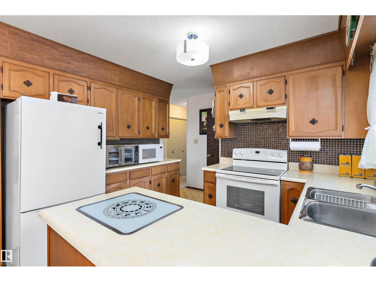 16016 102 St Nw, Edmonton, Alberta  T5X 2H1 - Photo 13 - E4474723