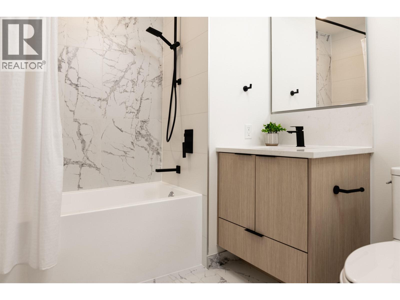 419 422 E 3rd Street, North Vancouver, British Columbia  V7L 0K1 - Photo 8 - R3085810