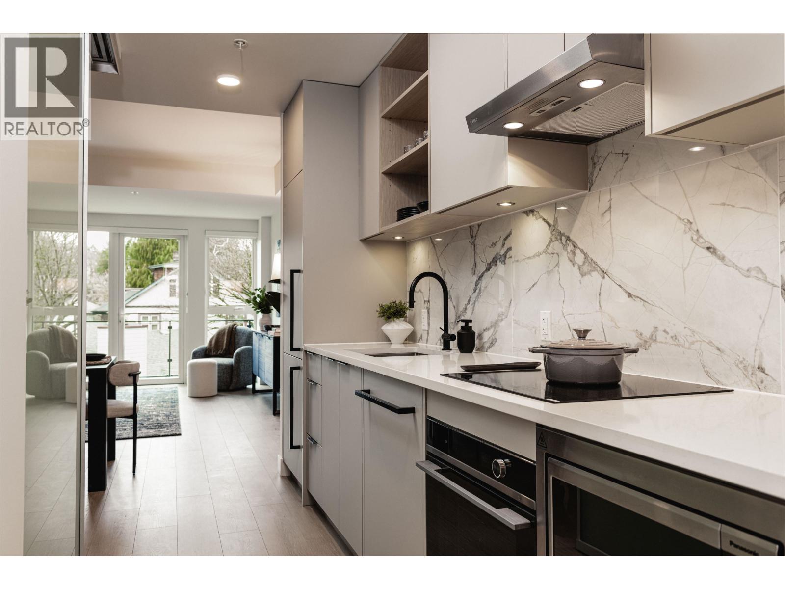 419 422 E 3rd Street, North Vancouver, British Columbia  V7L 0K1 - Photo 4 - R3085810