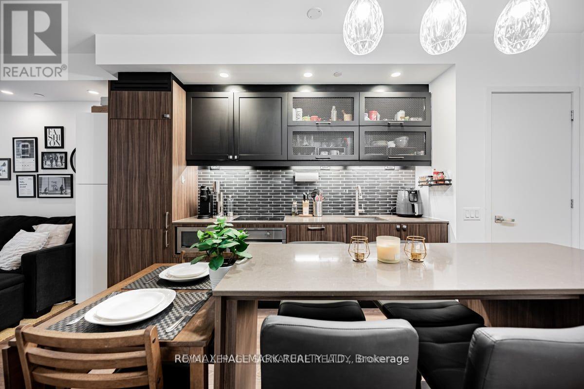 227 - 783 Bathurst Street, Toronto, Ontario  M5A 0A8 - Photo 2 - C12817294