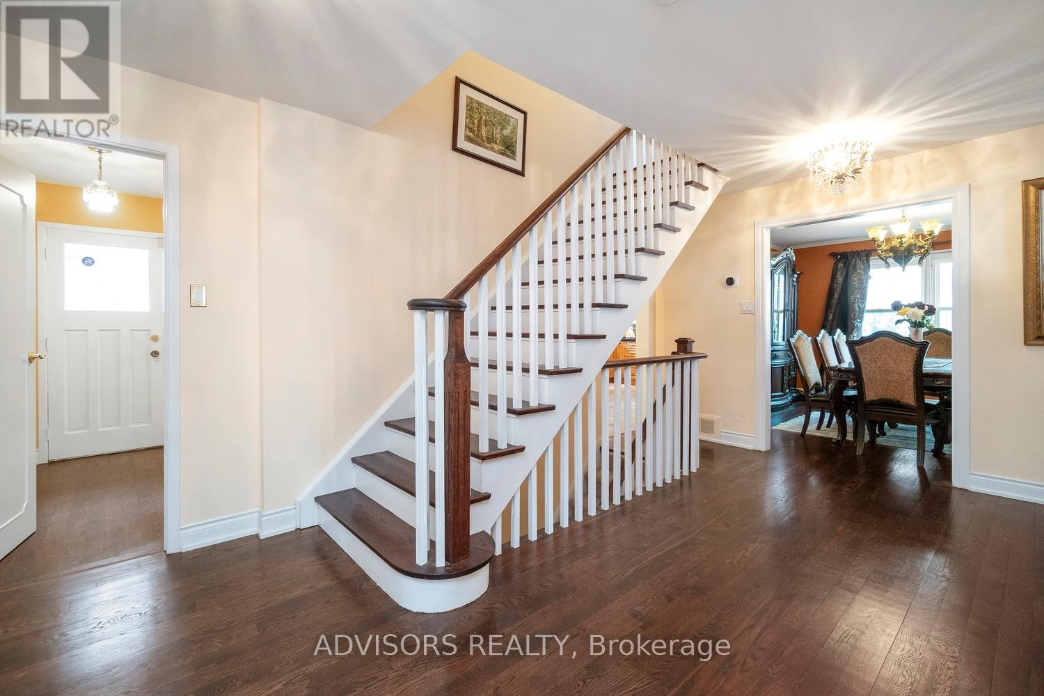 15 Alcaine Court, Markham, Ontario  L3T 2G8 - Photo 6 - N12817276