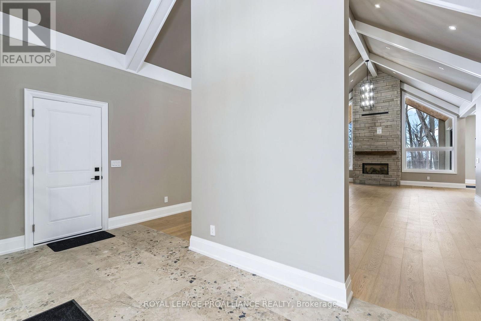 160 Sumcot Drive, Trent Lakes, Ontario  K0L 1J0 - Photo 5 - X12726574