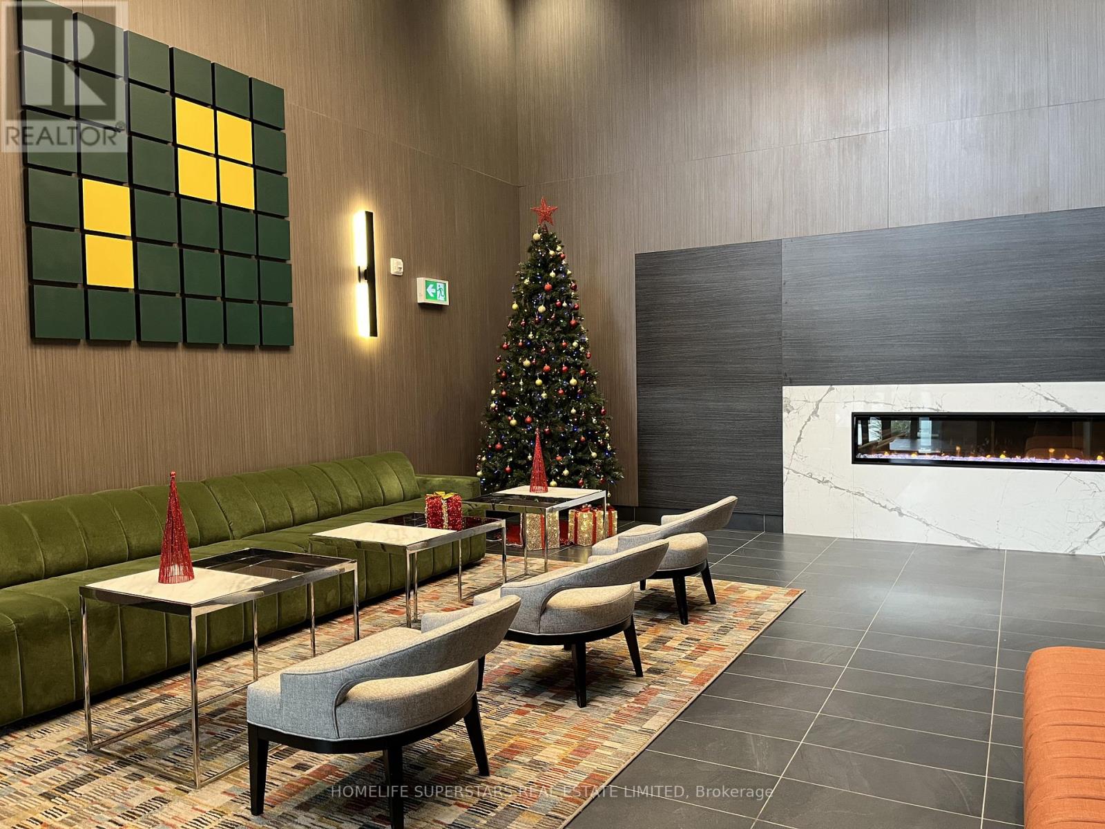 204 - 95 Dundas Street W, Oakville, Ontario  L6M 5N4 - Photo 3 - W12817268