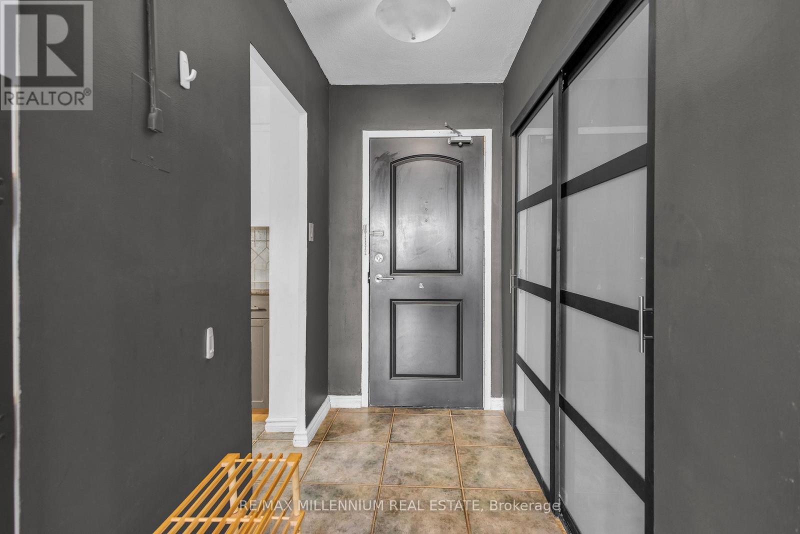 1108 - 511 The West Mall Drive W, Toronto, Ontario  M9C 1G5 - Photo 12 - W12817270