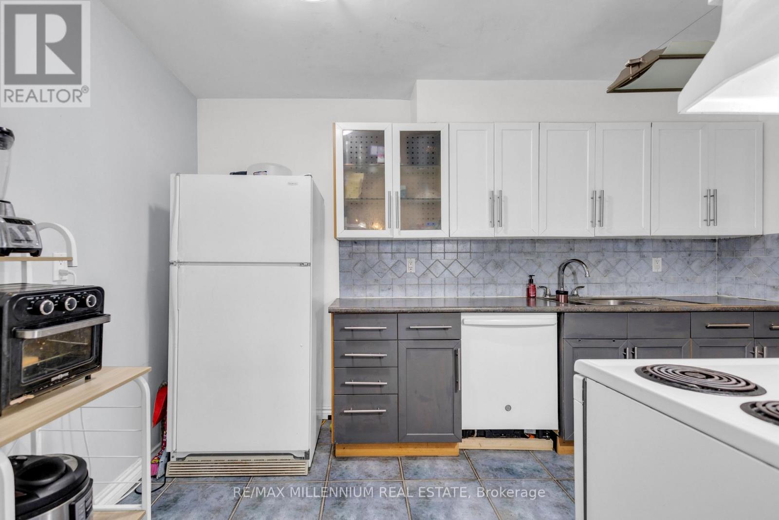 1108 - 511 The West Mall Drive W, Toronto, Ontario  M9C 1G5 - Photo 19 - W12817270